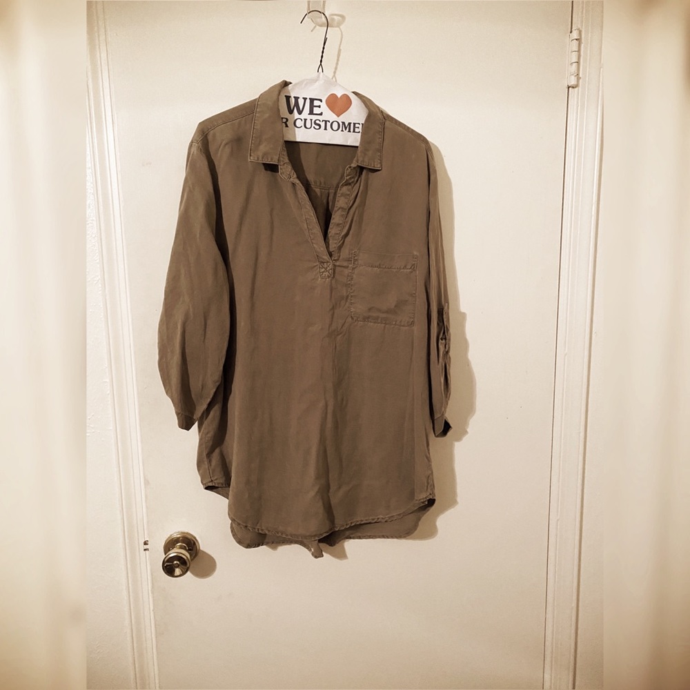 🚨Olive 3/4 sleeve blouse🚨